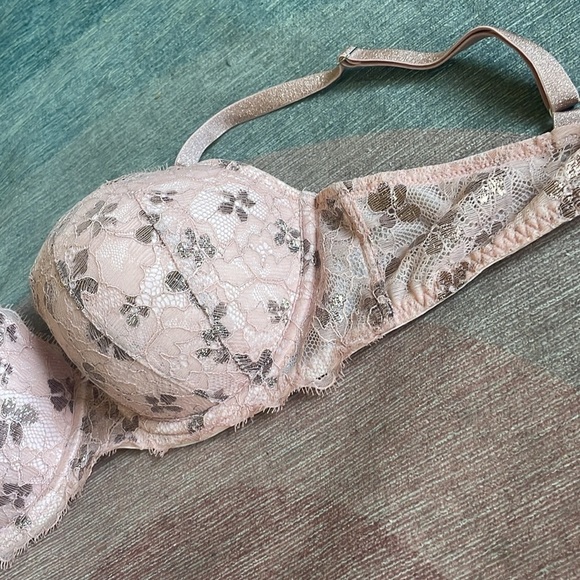 Victorias Floral Lace Underwire Bra - Pink 34D - Picture 5 of 13